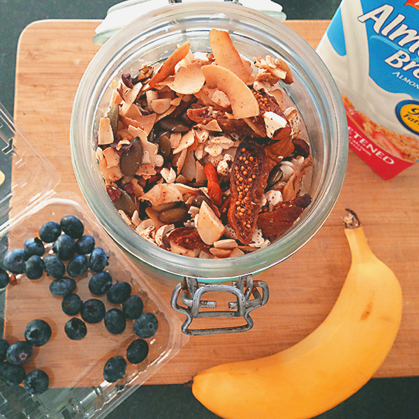 Coconut, fig & buckwheat granola | Week of Eats: Winter breakfasts | lizniland.com