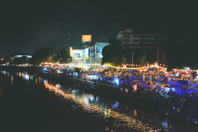 City lights | When in Chiang Mai: Yi Peng Lantern Festival | lizniland.com