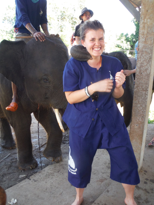 Elephant kisses at Baanchang Park | When in Chiang Mai: Elephants & Ziplining | lizniland.com